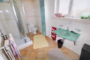 En suite Shower room- click for photo gallery